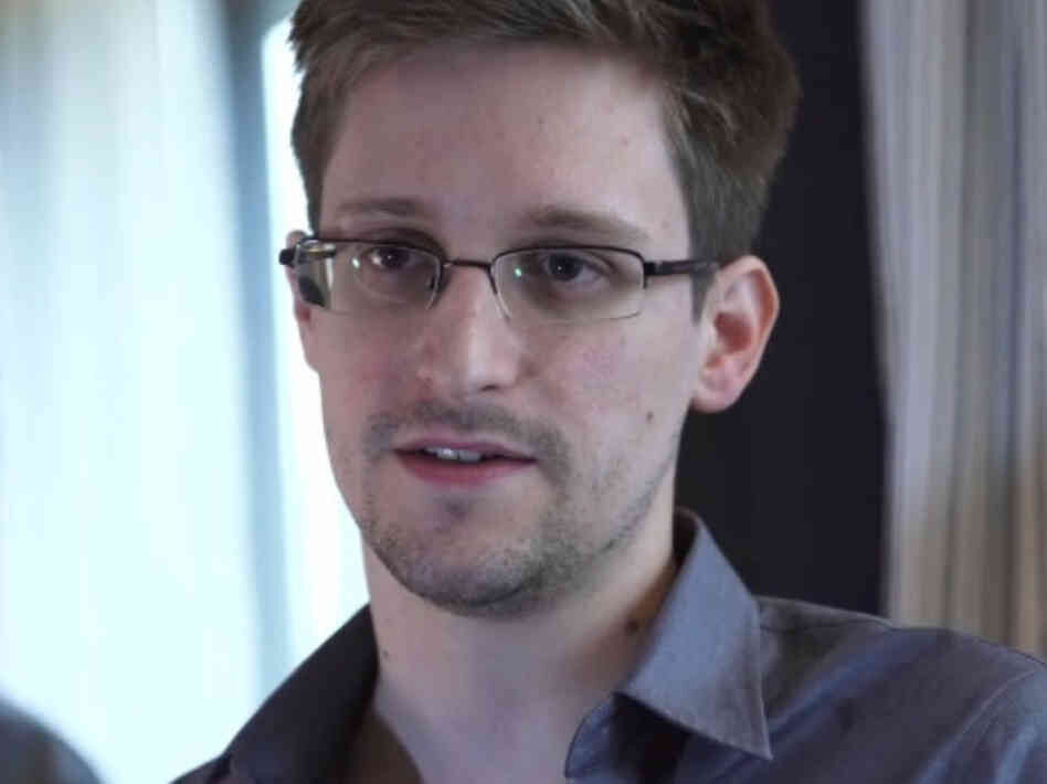 datagate_snowden-8605639