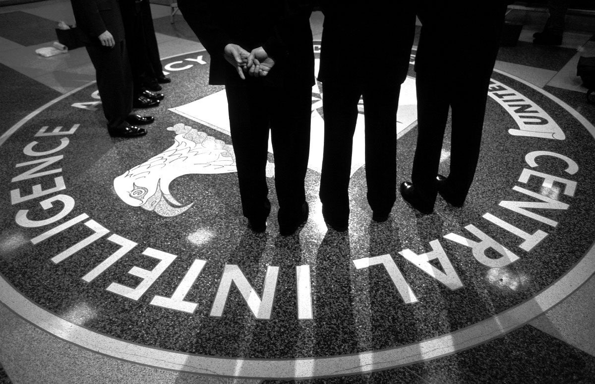 president-george-w-bush-visits-cia-headquarters-march-20-2001
